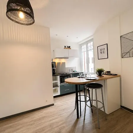Le Saint Roch - Hyper Centre - Clim - Cosy - Renove Apartment *